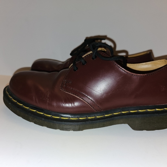 Dr Marten Classic Cherry  Leather  Shoes